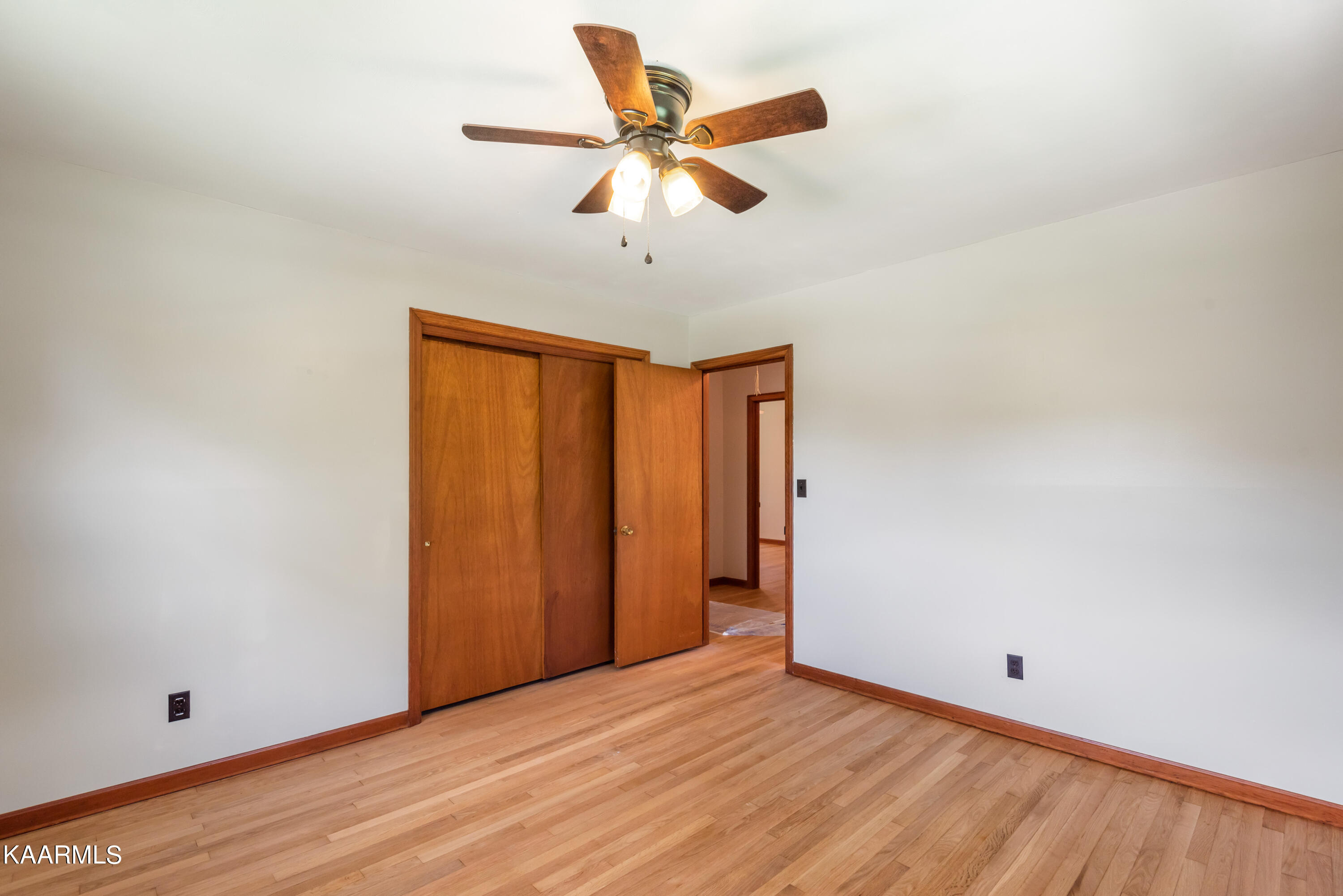 307 Green Acres Road Kingston, TN 37763 - Photo 14 of 27 Bedroom 2