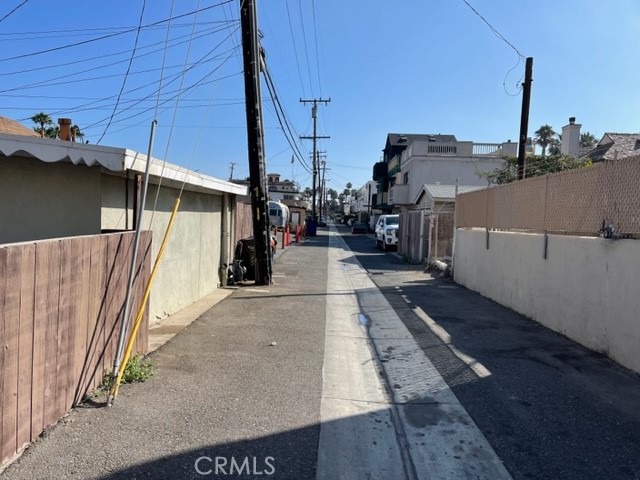 214 Walnut Avenue Huntington Beach, CA 92648 - Photo 13 of 14 a view of a ocean from balcony