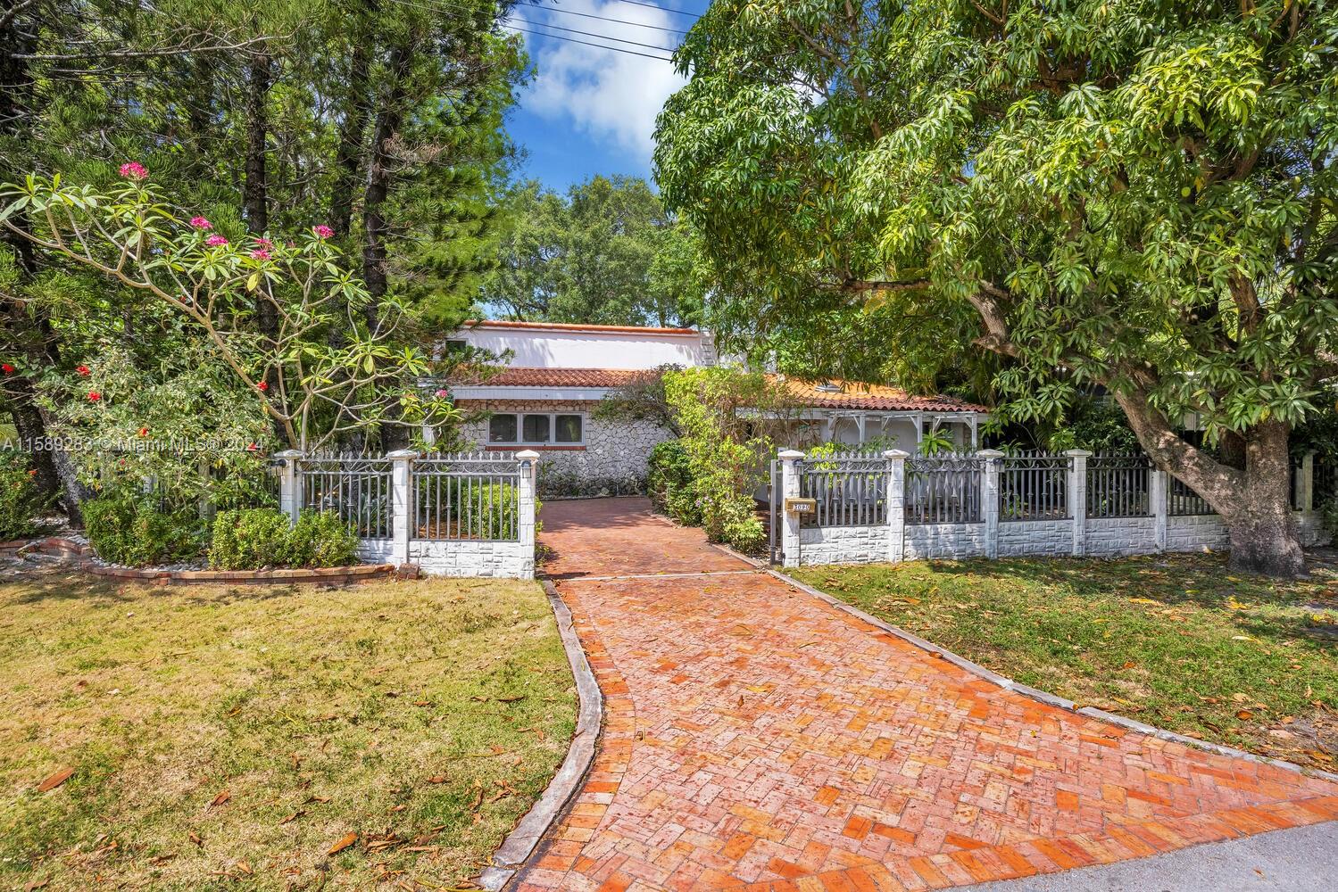 3090 Kirk Street, Coconut Grove, FL 33133 Compass