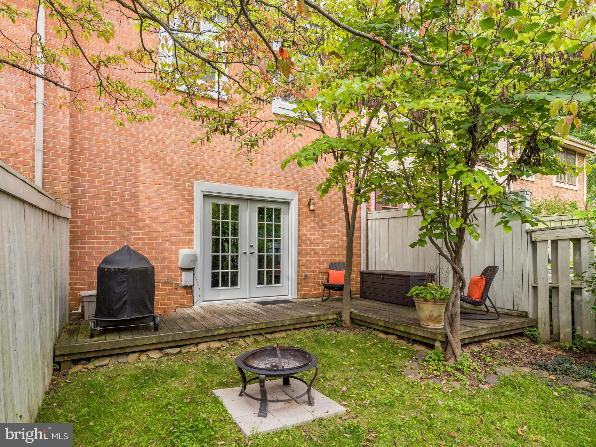 2146 Golf Course Drive Reston, VA 20191 - Photo 22 of 29 Exterior (Rear)