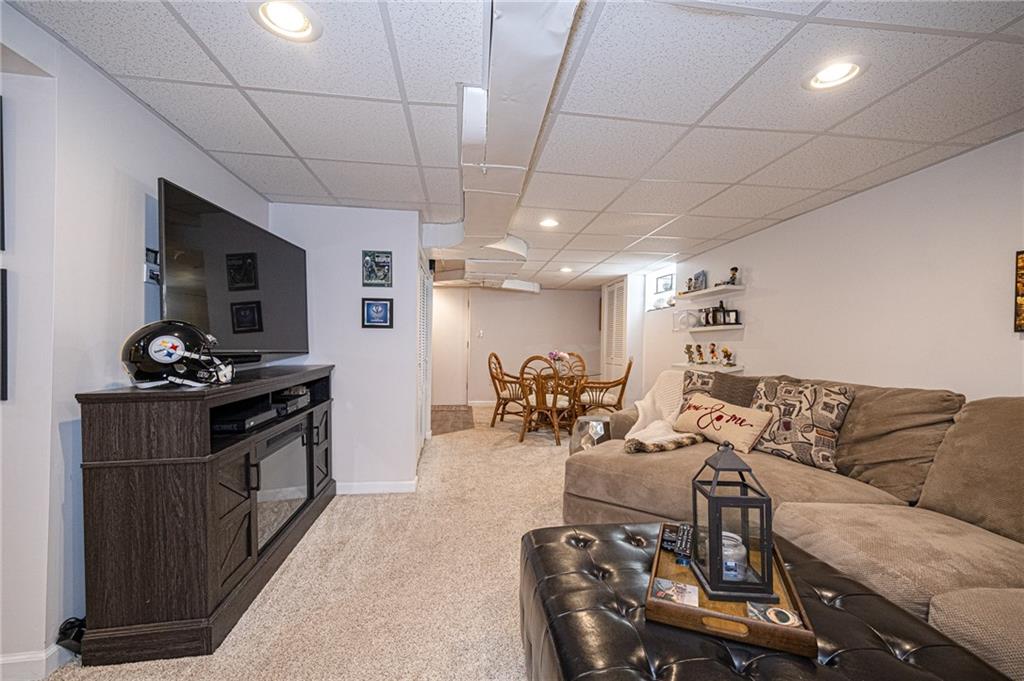 363 Jacks Run Road Pittsburgh, PA 15202 - Photo 18 of 25 Gallery Image 18