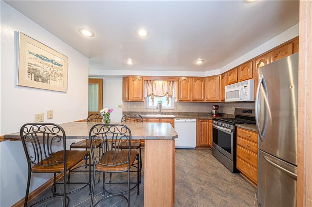 363 Jacks Run Road Pittsburgh, PA 15202 - Photo 3 of 25 Gallery Image 3