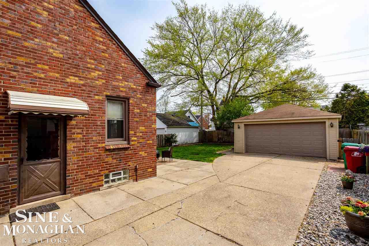 22152 Hayes Avenue Eastpointe, MI 48021 - Photo 33 of 44