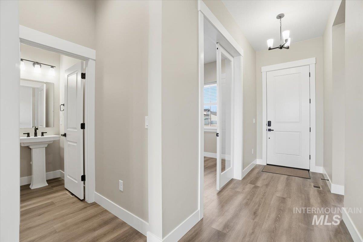 834 North Falling Water Way Eagle, ID 83616 - Photo 30 of 47