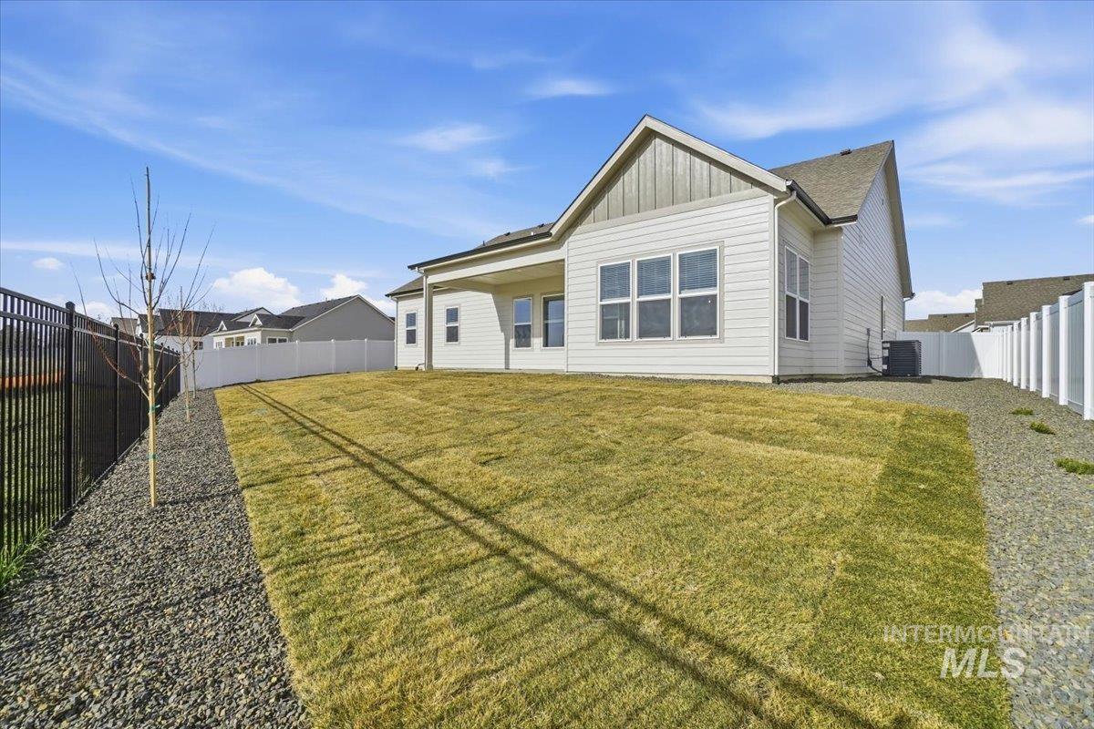 834 North Falling Water Way Eagle, ID 83616 - Photo 42 of 47