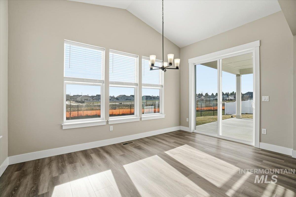 834 North Falling Water Way Eagle, ID 83616 - Photo 9 of 47