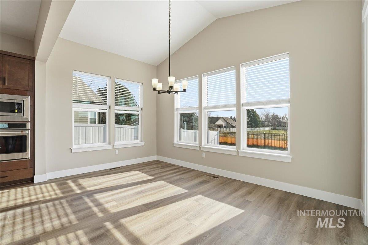 834 North Falling Water Way Eagle, ID 83616 - Photo 10 of 47