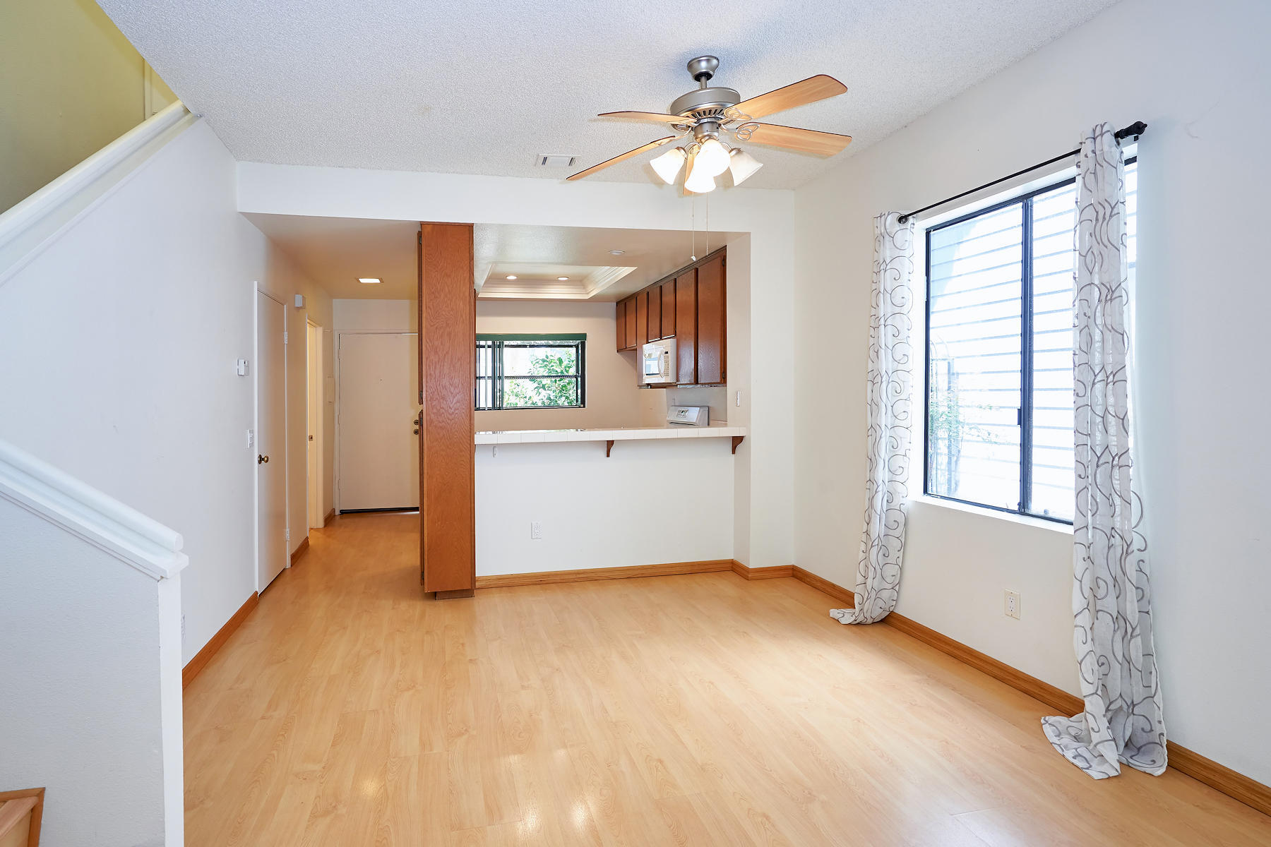 763 Arneill Road Camarillo, CA 93010 - Photo 7 of 35 763 Arniel Rd Camarillo
