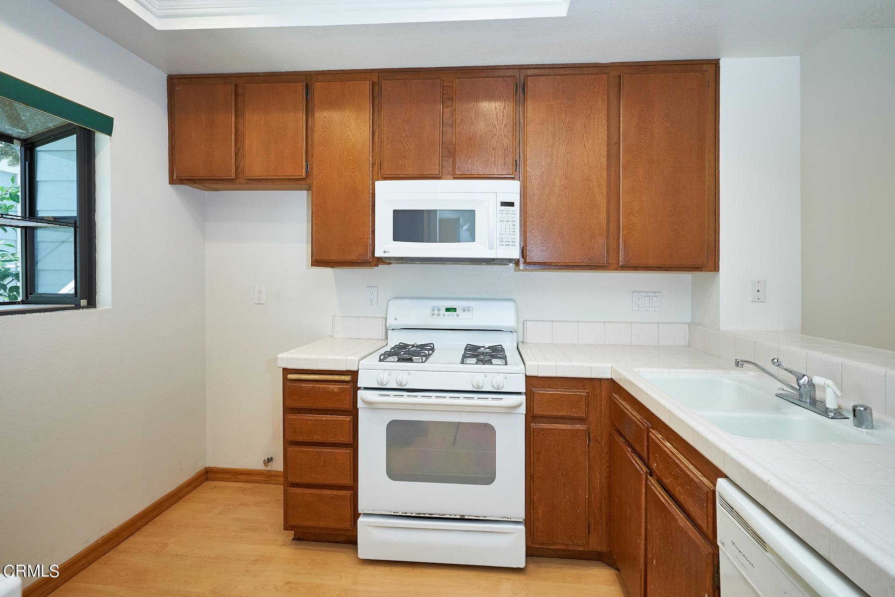 763 Arneill Road Camarillo, CA 93010 - Photo 10 of 35 763 Arniel Rd Camarillo