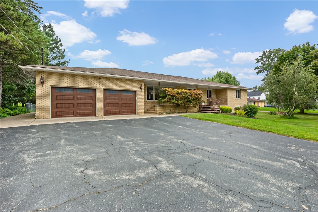 2793 Ridgeway Avenue Greece, NY 14626 - Photo 4 of 43 Gallery Image 4