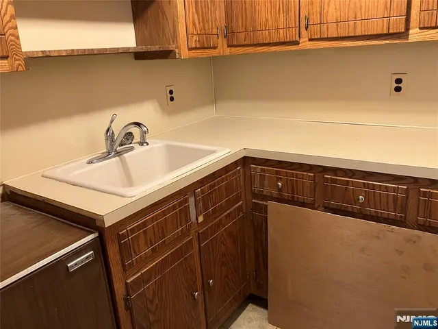 a close view of sink and tap