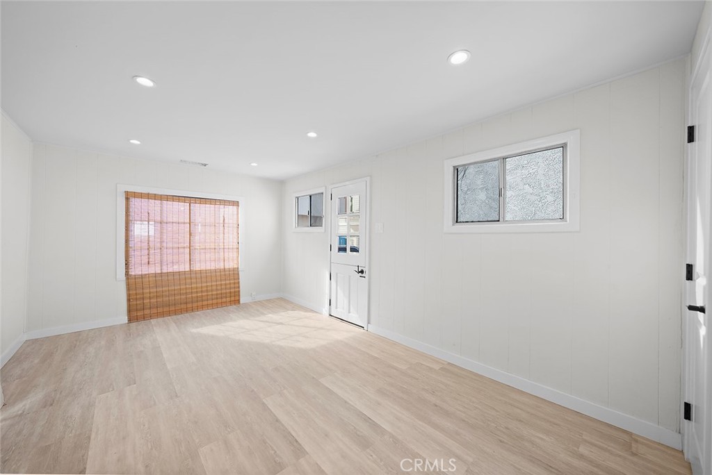 50 B Surfside Avenue, Unit B Surfside, CA 92649 - Photo 18 of 34