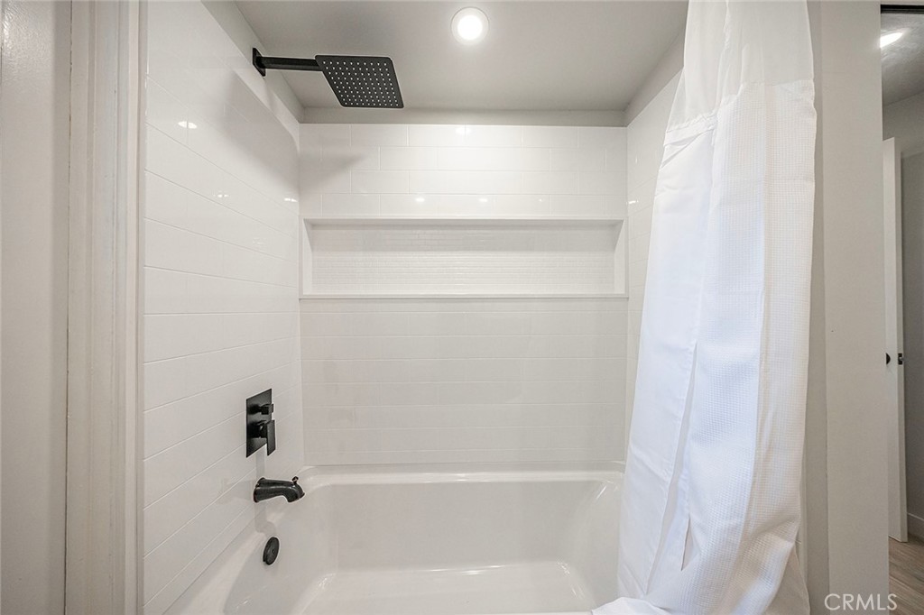 50 B Surfside Avenue, Unit B Surfside, CA 92649 - Photo 22 of 34