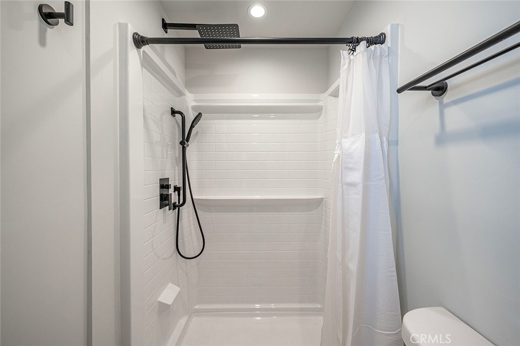 50 B Surfside Avenue, Unit B Surfside, CA 92649 - Photo 25 of 34