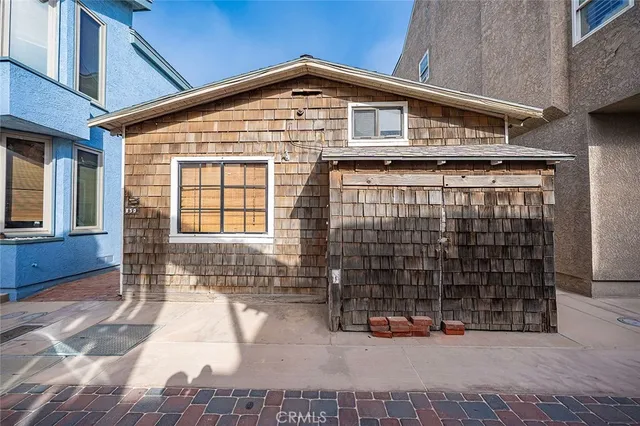 a view of backyard of a house
