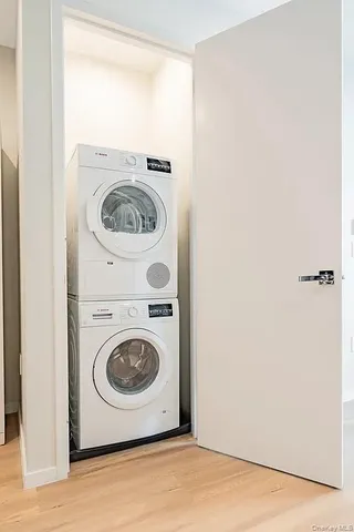 a close up view of a washer and dryer