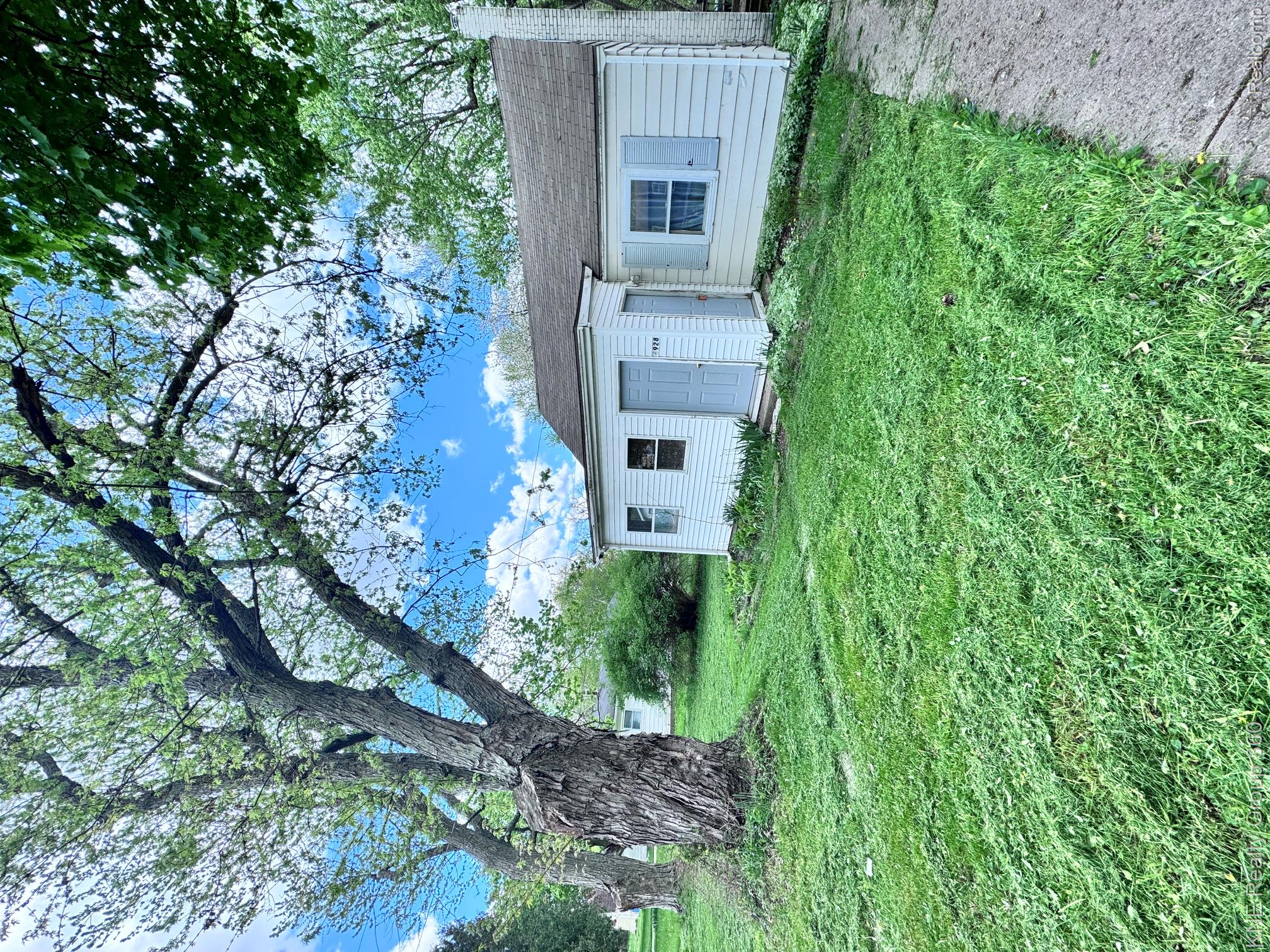 4928 Hughes Road Lansing, MI 48910 - Photo 10 of 35 IMG_8131.JPEG