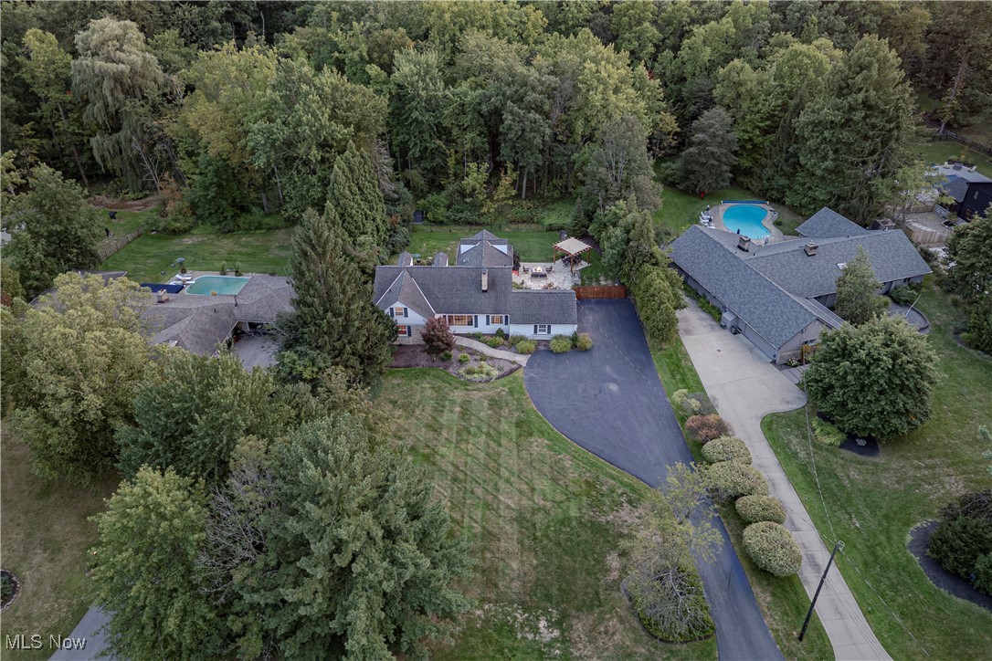 29880 Bolingbrook Road Pepper Pike, OH 44124 - Photo 3 of 38 Gallery Image 3