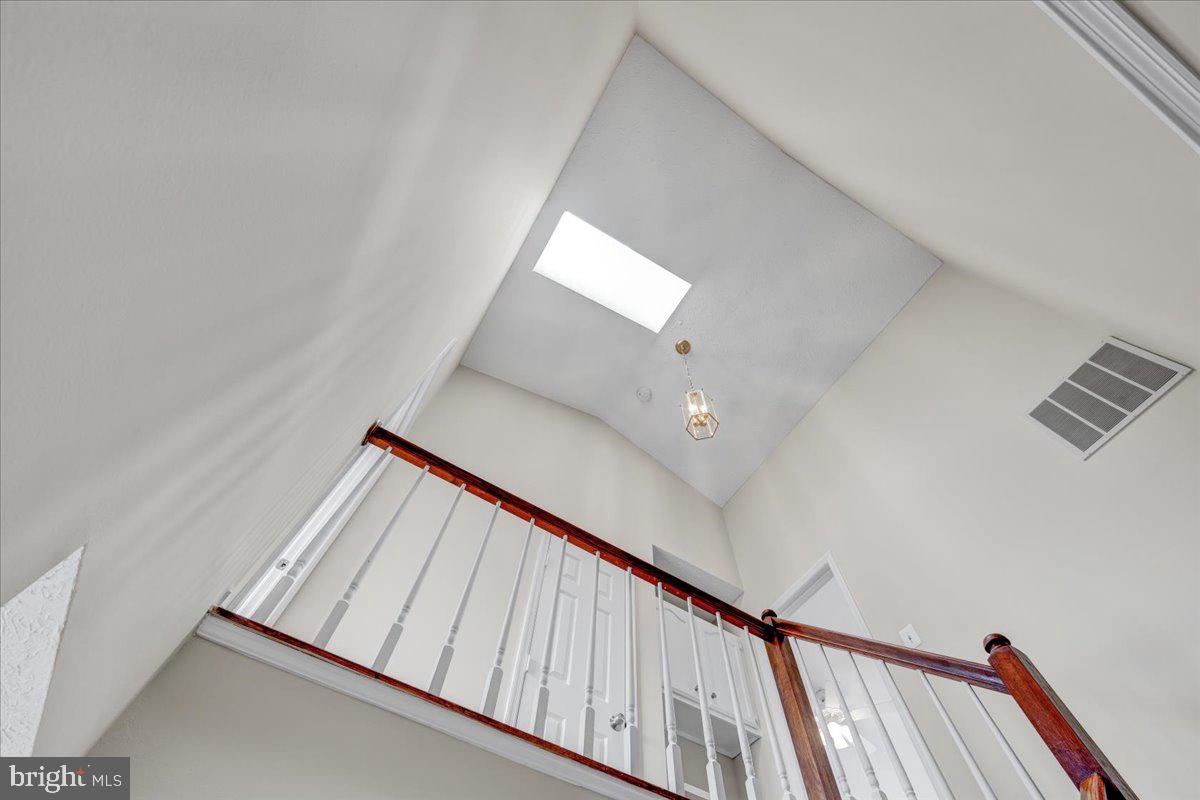 14043 Winding Ridge Lane Centreville, VA 20121 - Photo 15 of 37