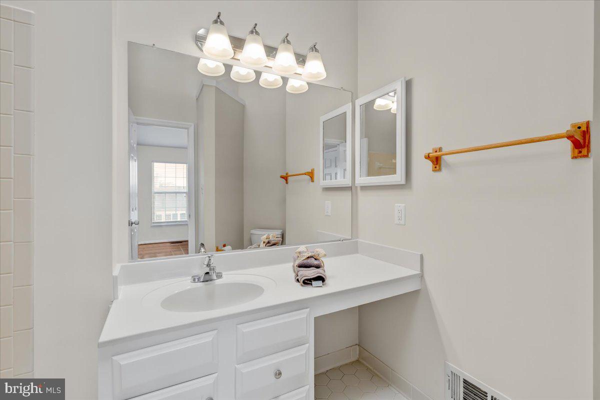 14043 Winding Ridge Lane Centreville, VA 20121 - Photo 20 of 37