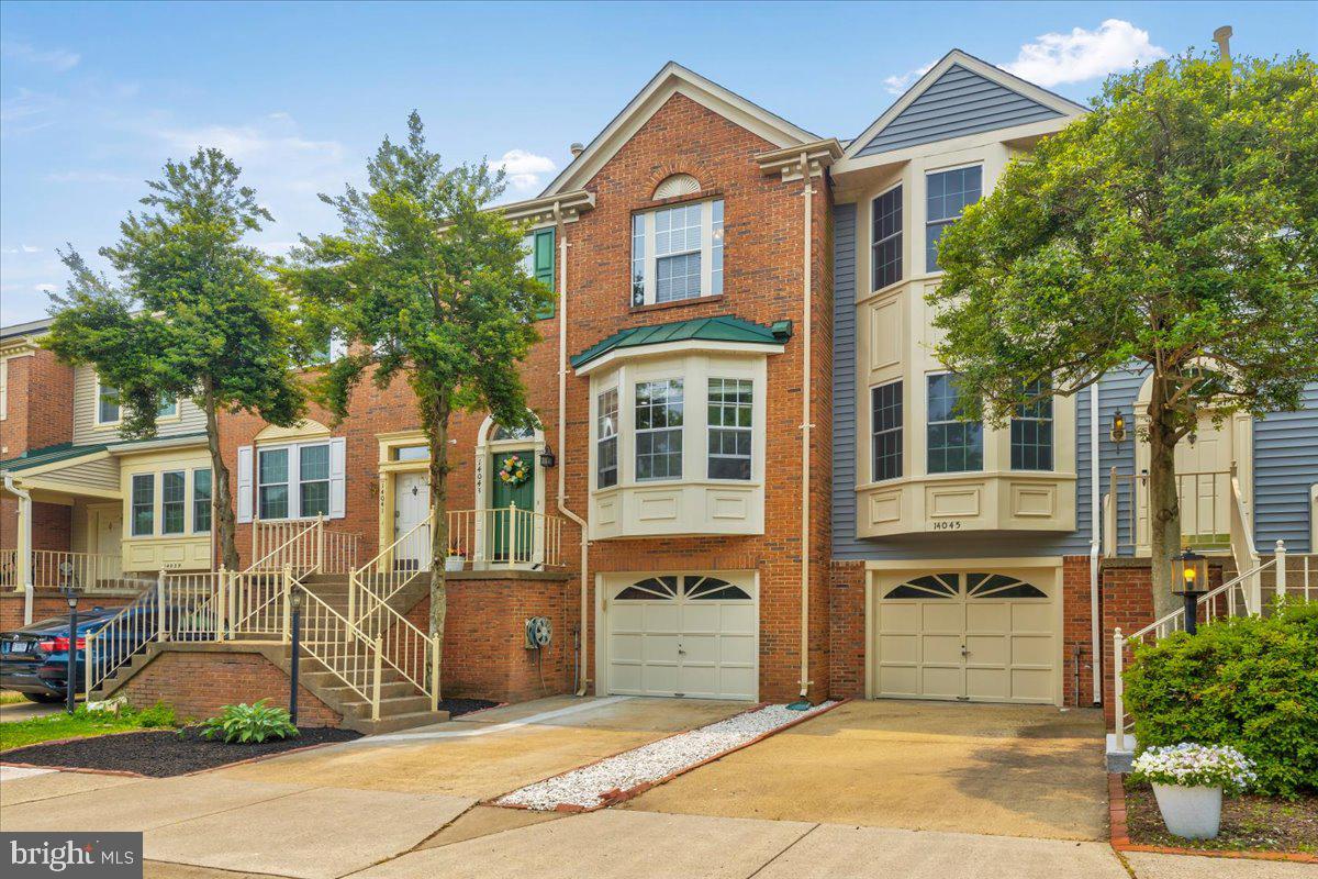 14043 Winding Ridge Lane Centreville, VA 20121 - Photo 2 of 37