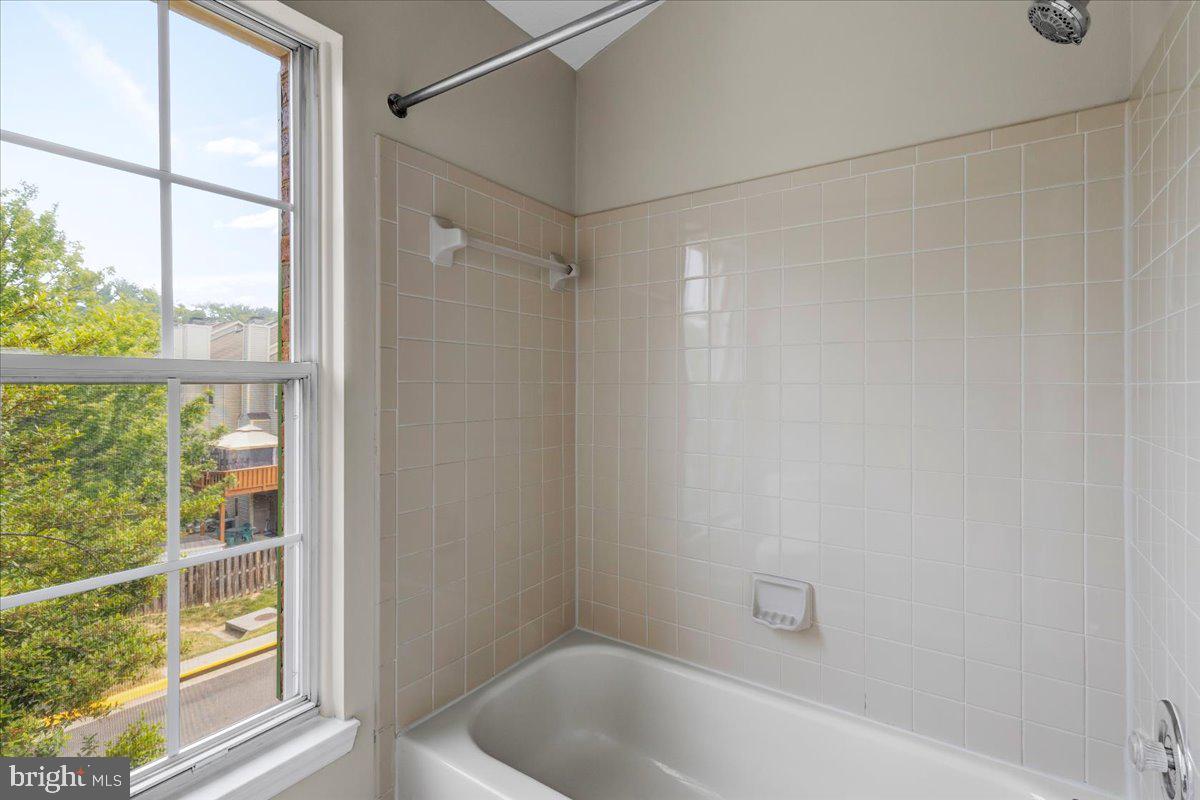 14043 Winding Ridge Lane Centreville, VA 20121 - Photo 26 of 37