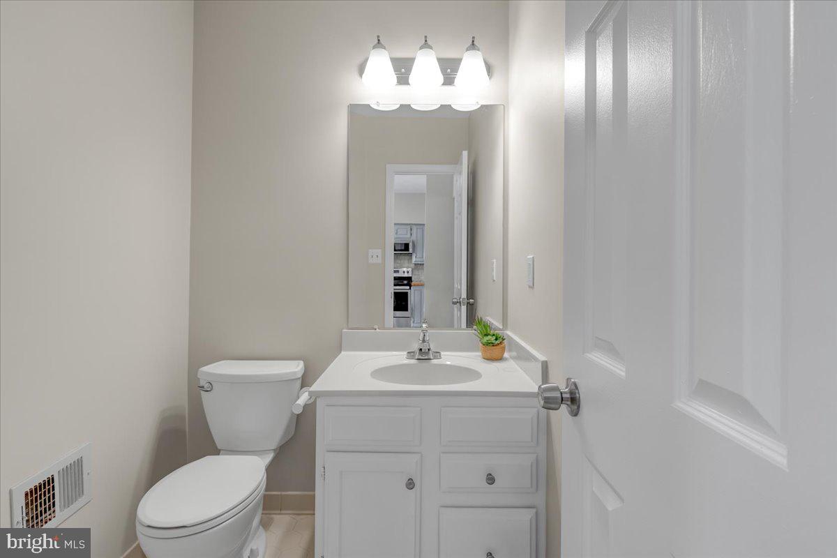 14043 Winding Ridge Lane Centreville, VA 20121 - Photo 10 of 37