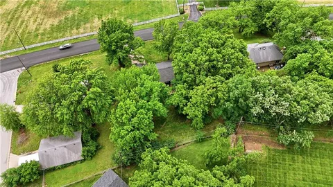 $350,000 | 6709 Northwest Eastside Drive, Kansas City, MO 64152