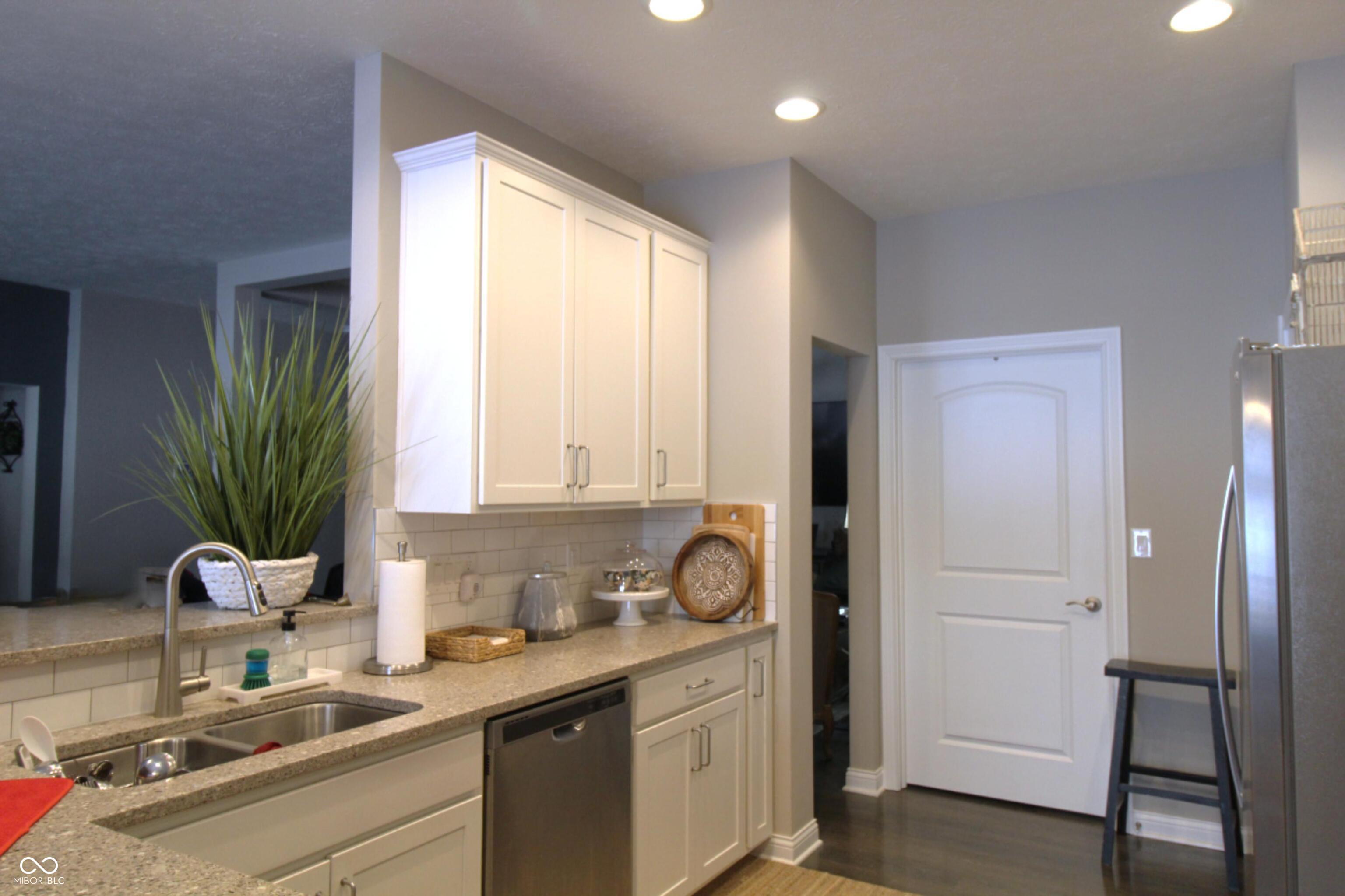 6351 Filly Circle Indianapolis, IN 46260 - Photo 14 of 21