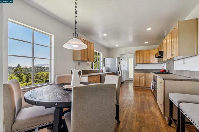 $1,295,000 | 85 La Encinal, Orinda, CA 94563