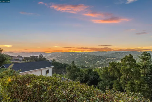 $1,295,000 | 85 La Encinal, Orinda, CA 94563