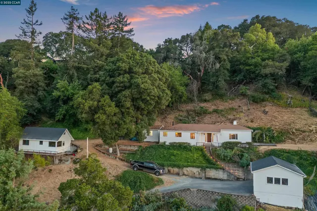 $1,295,000 | 85 La Encinal, Orinda, CA 94563