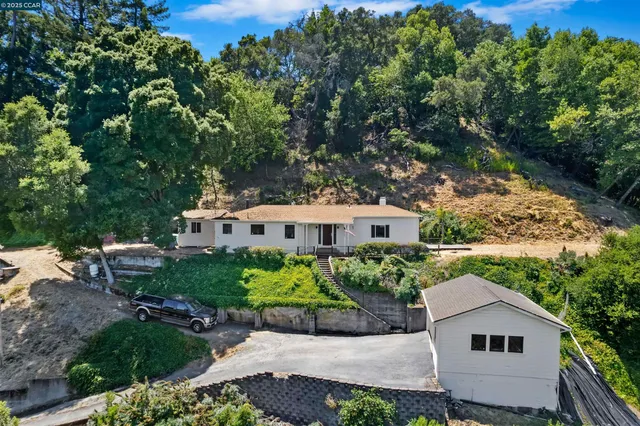 $1,295,000 | 85 La Encinal, Orinda, CA 94563