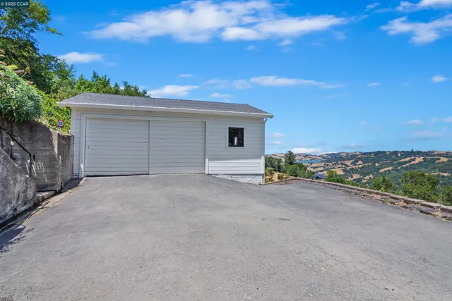 $1,295,000 | 85 La Encinal, Orinda, CA 94563