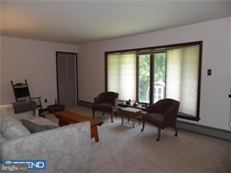 68 Edgewood Road Bordentown, NJ 08505 - Photo 6 of 12 Gallery Image 6