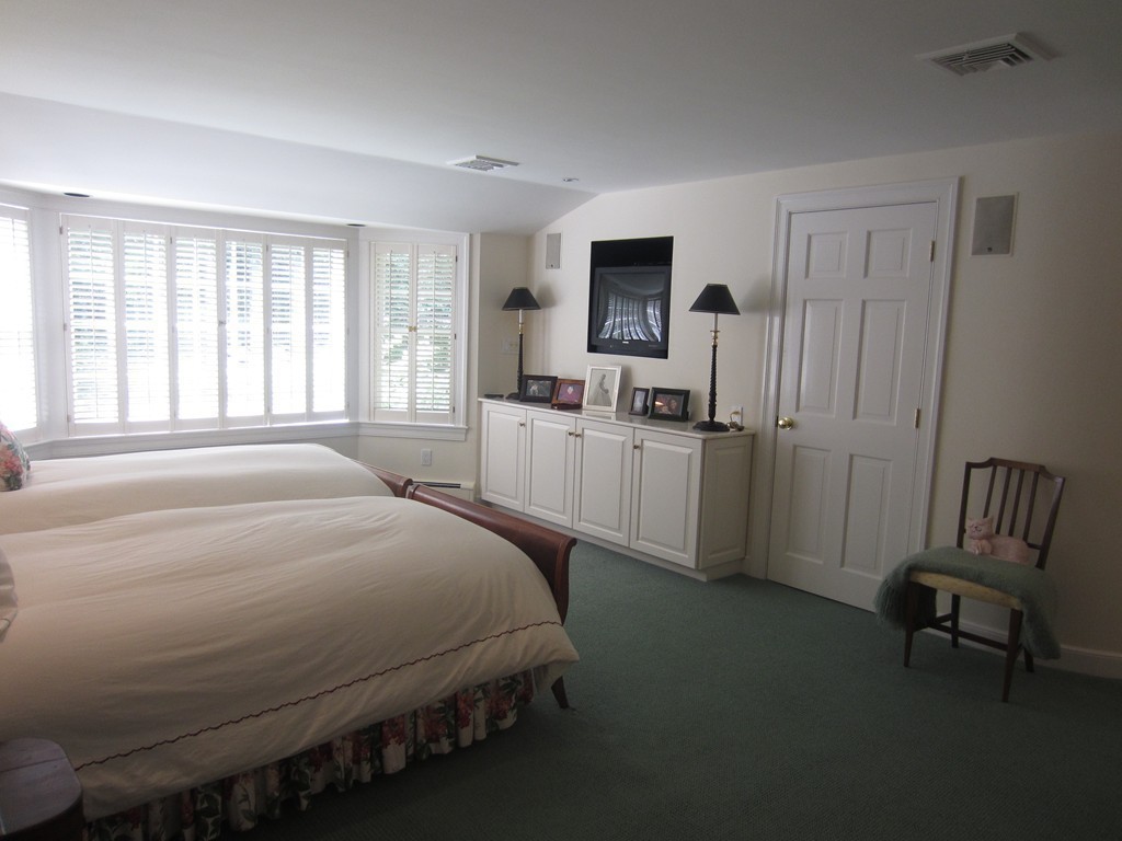 195 Westerly Road Weston, MA 02493 - Photo 19 of 26 Gallery Image 19