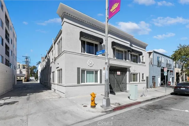 $2,300,000 | 625 East Broadway, Long Beach, CA 90802