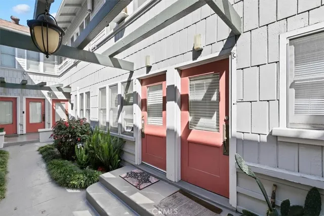 $2,300,000 | 625 East Broadway, Long Beach, CA 90802