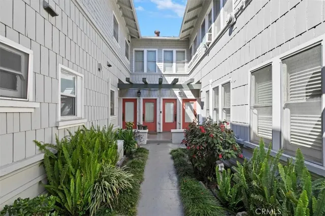 $2,300,000 | 625 East Broadway, Long Beach, CA 90802