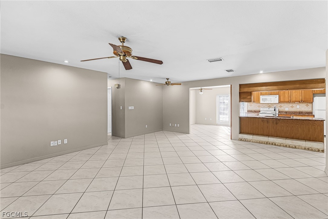 2119 Hibiscus Road Fort Myers, FL 33905 - Photo 7 of 28