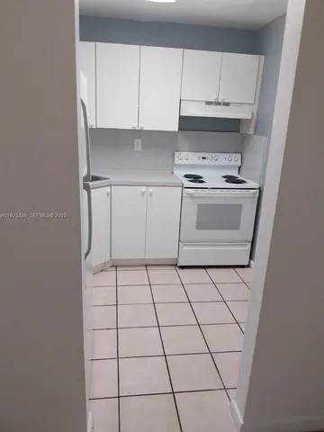 $1,650 | 17255 Southwest 95th Avenue, Unit 350, Palmetto Bay, FL 33157