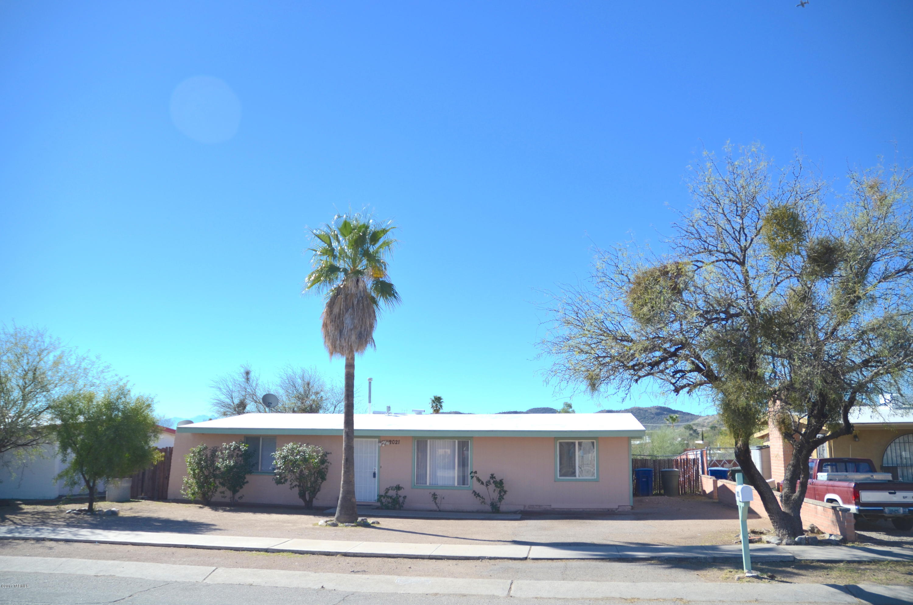 2021 West Saxony Road Tucson, AZ 85713 - Photo 2 of 22
