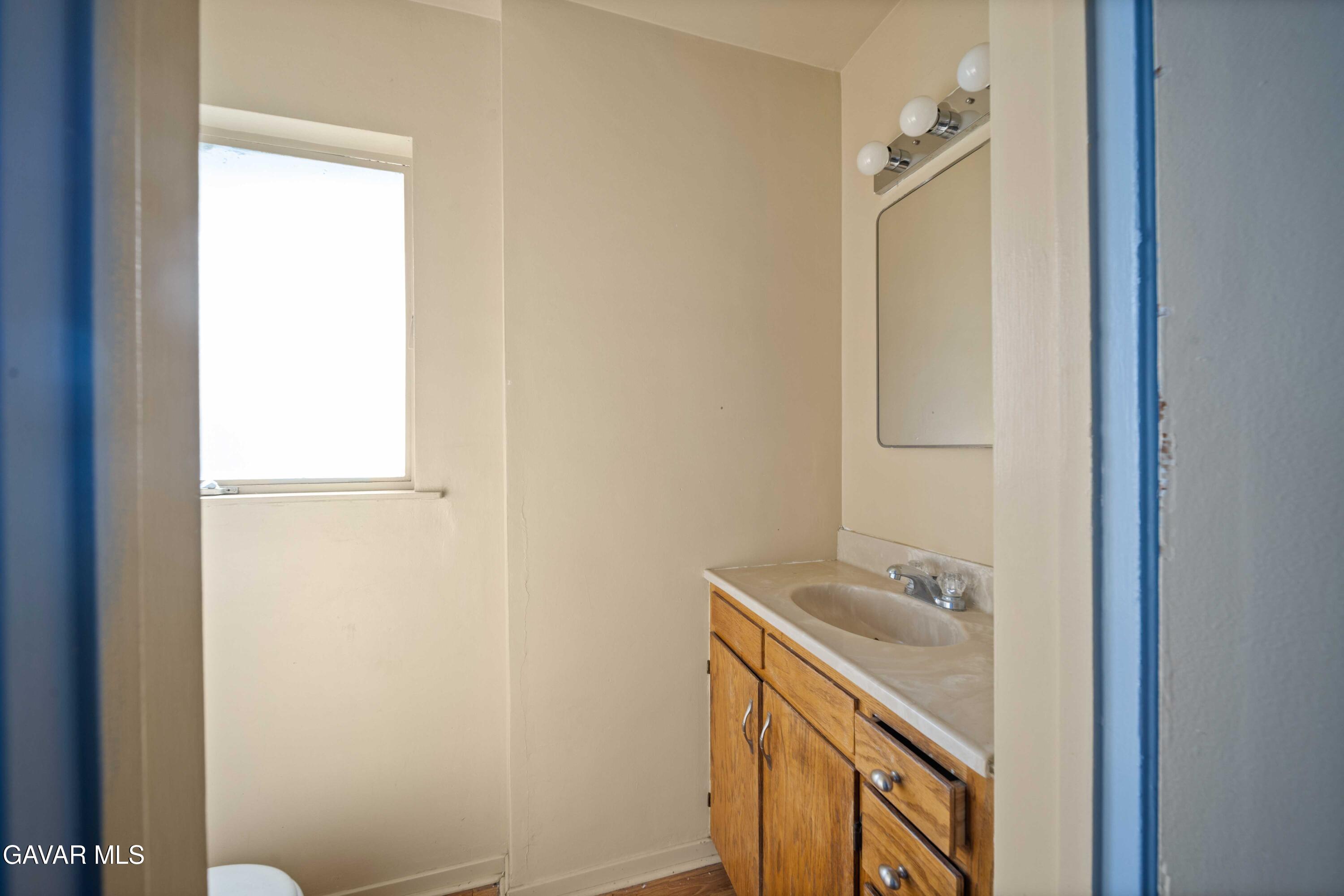 2000 Shasta Street Mojave, CA 93501 - Photo 11 of 21 11