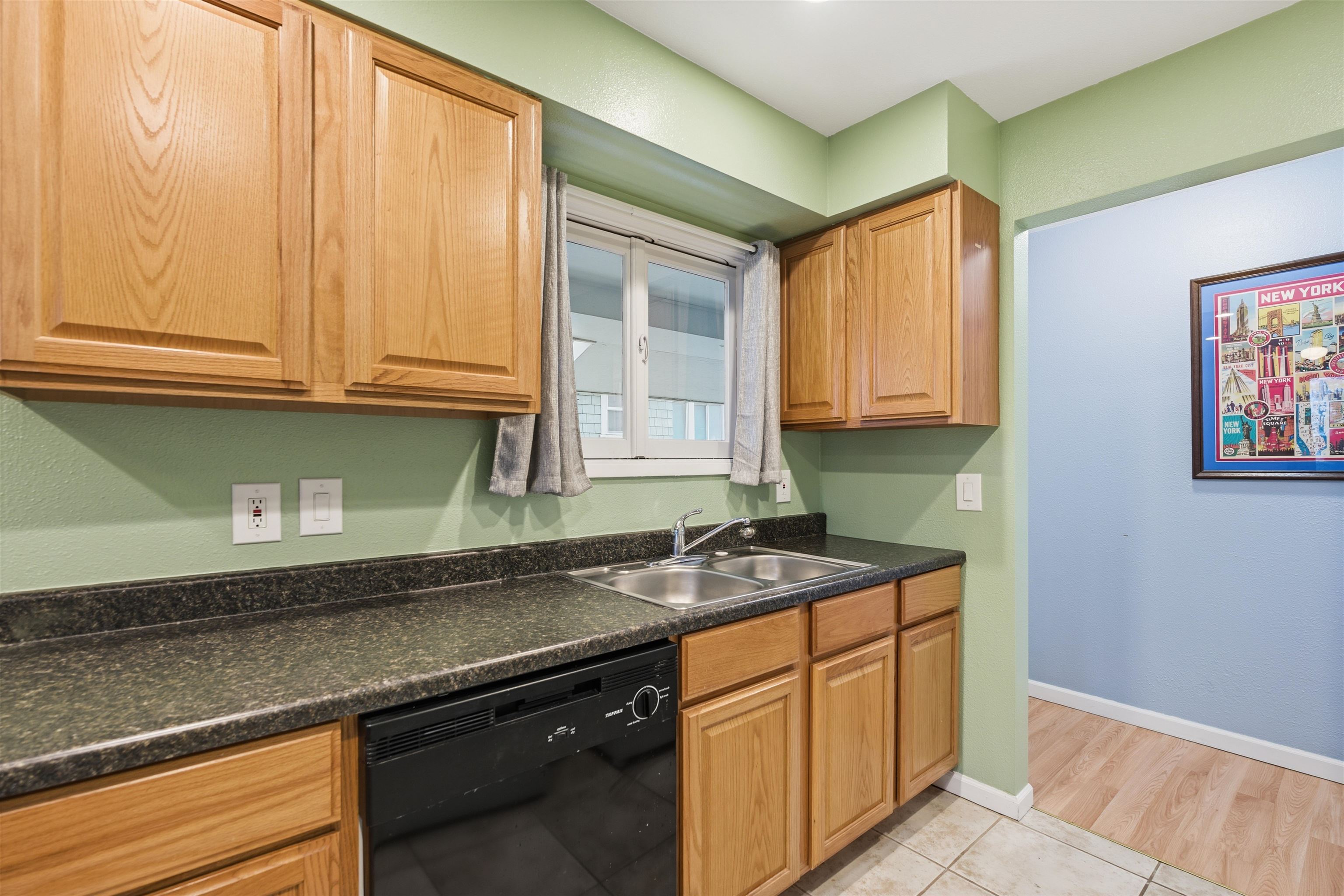 1821 West 8th Avenue, Unit 5 Spokane, WA 99204 - Photo 4 of 32