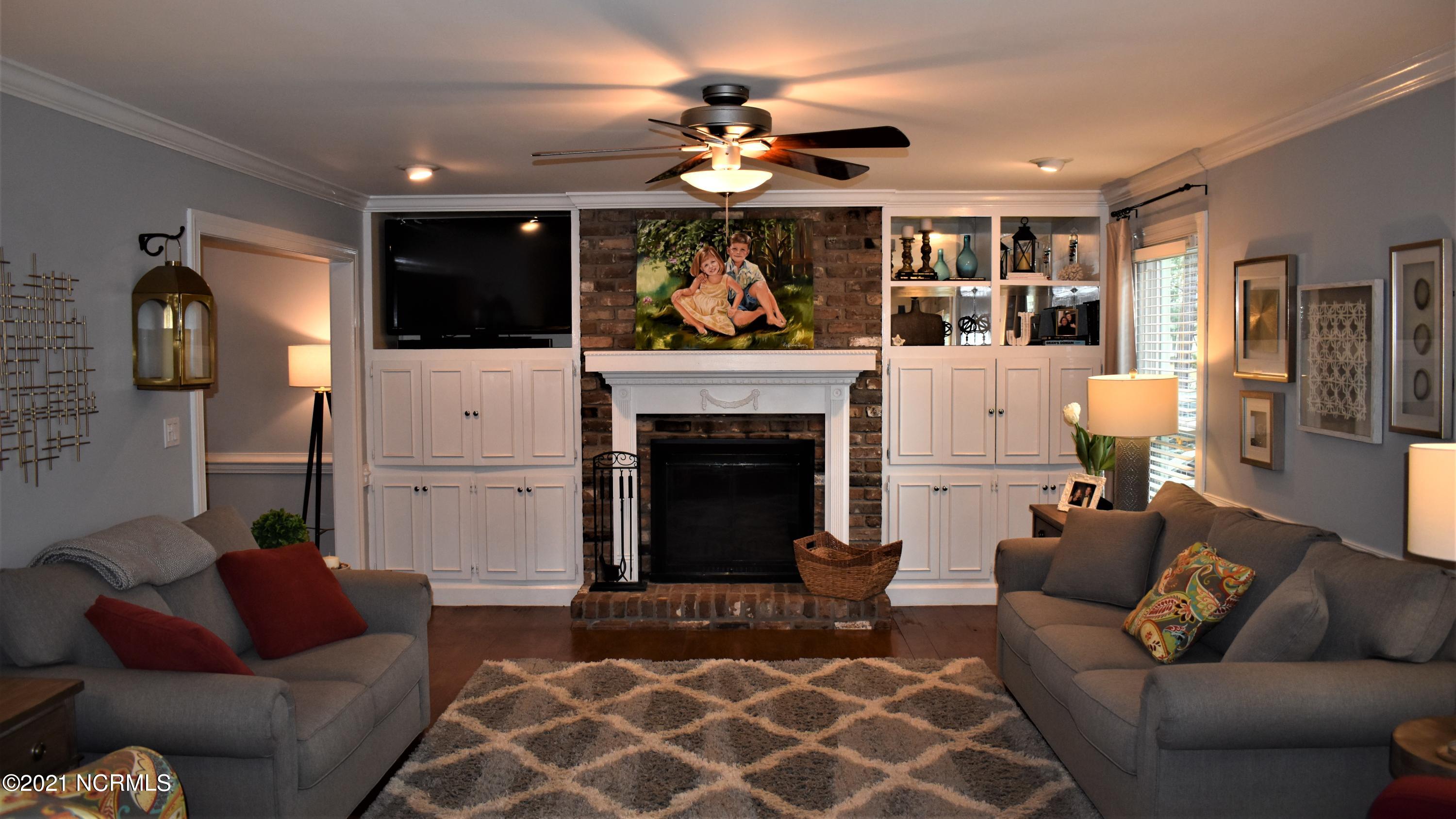1704 Ridgeway Street West Wilson, NC 27893 - Photo 3 of 24 Living Room