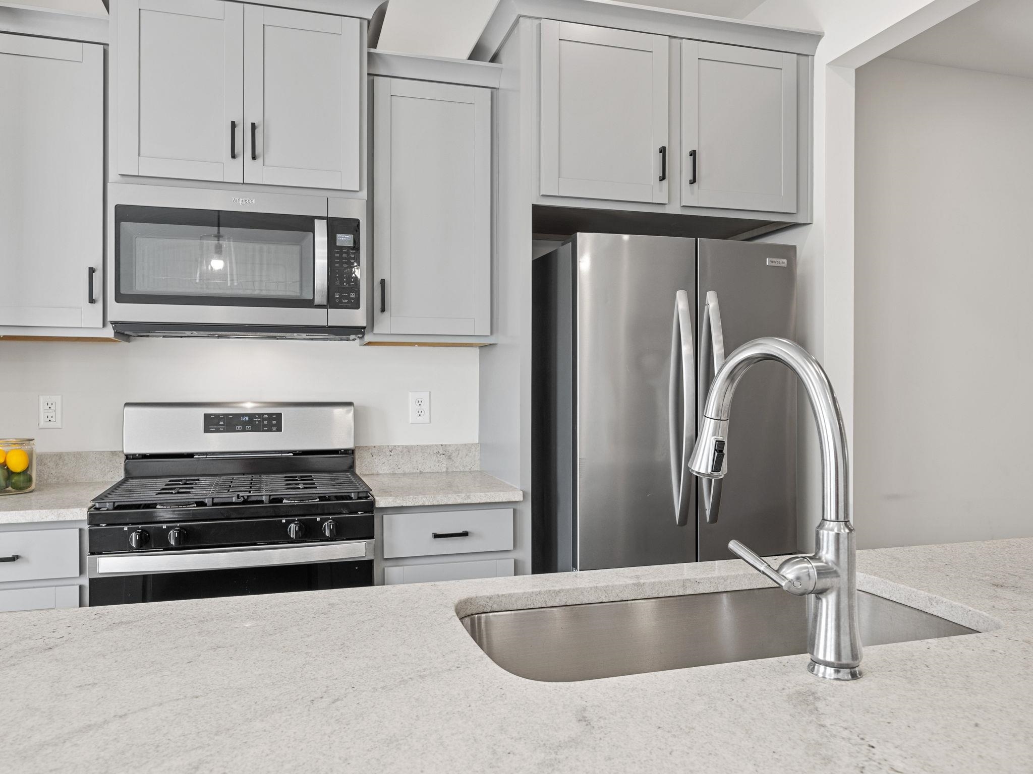 421 Hazelcote Road Greenville, SC 29611 - Photo 16 of 41