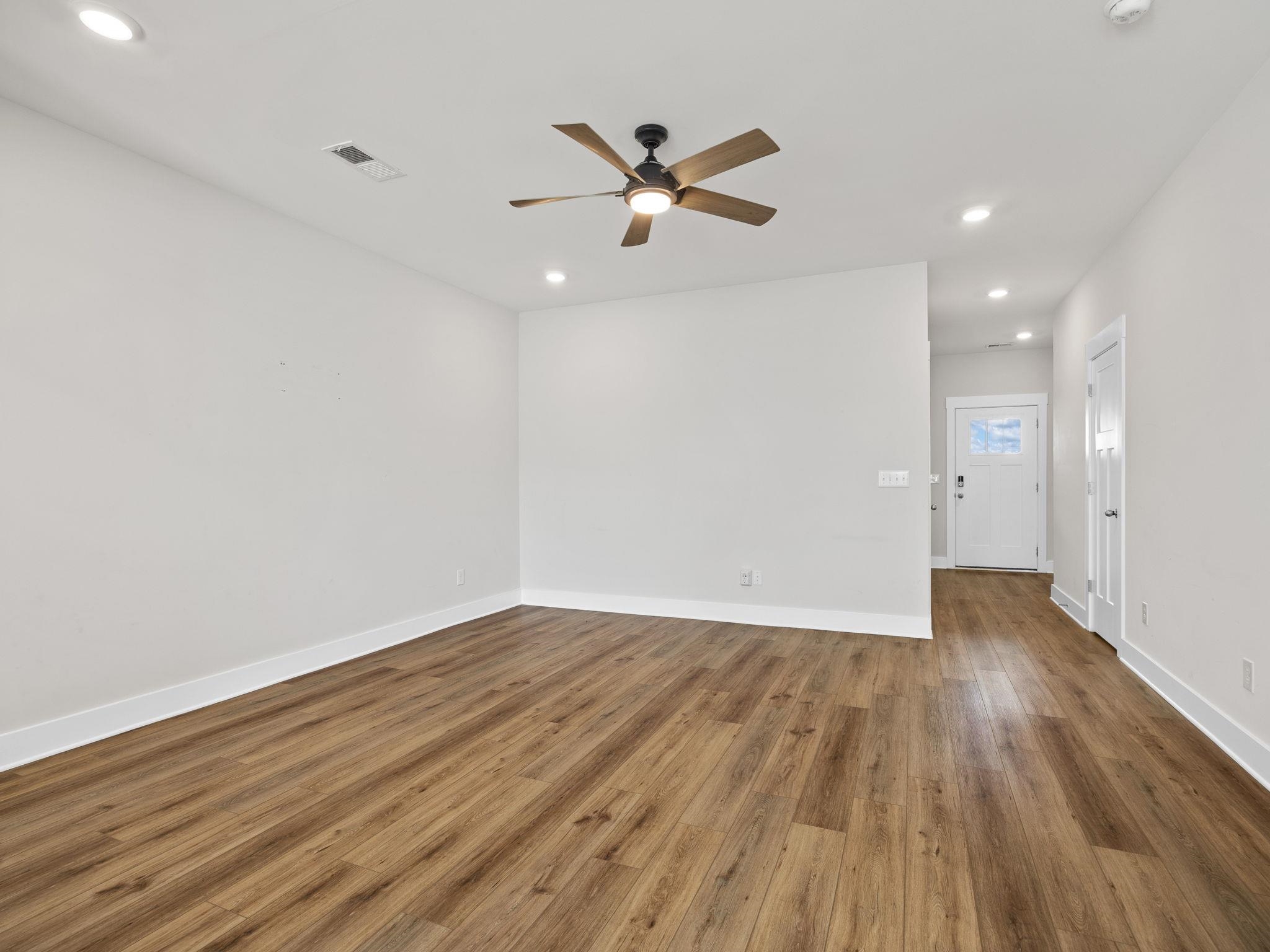 421 Hazelcote Road Greenville, SC 29611 - Photo 10 of 41