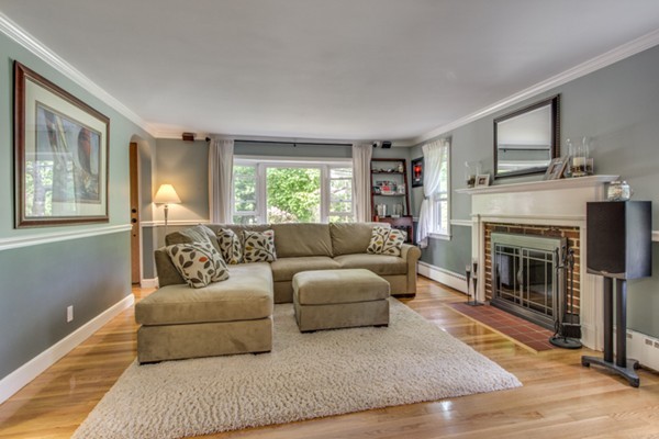 185 Topsfield Road Wenham, MA 01984 - Photo 6 of 25 Gallery Image 6