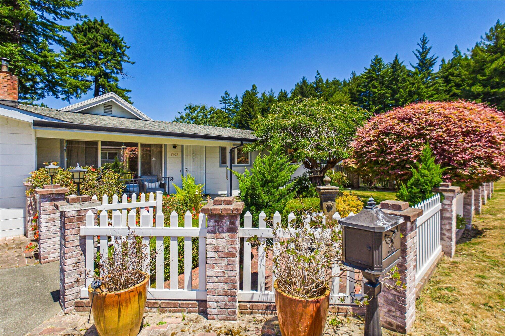 2105 Hurst Road Eureka, CA 95503 - Photo 3 of 54