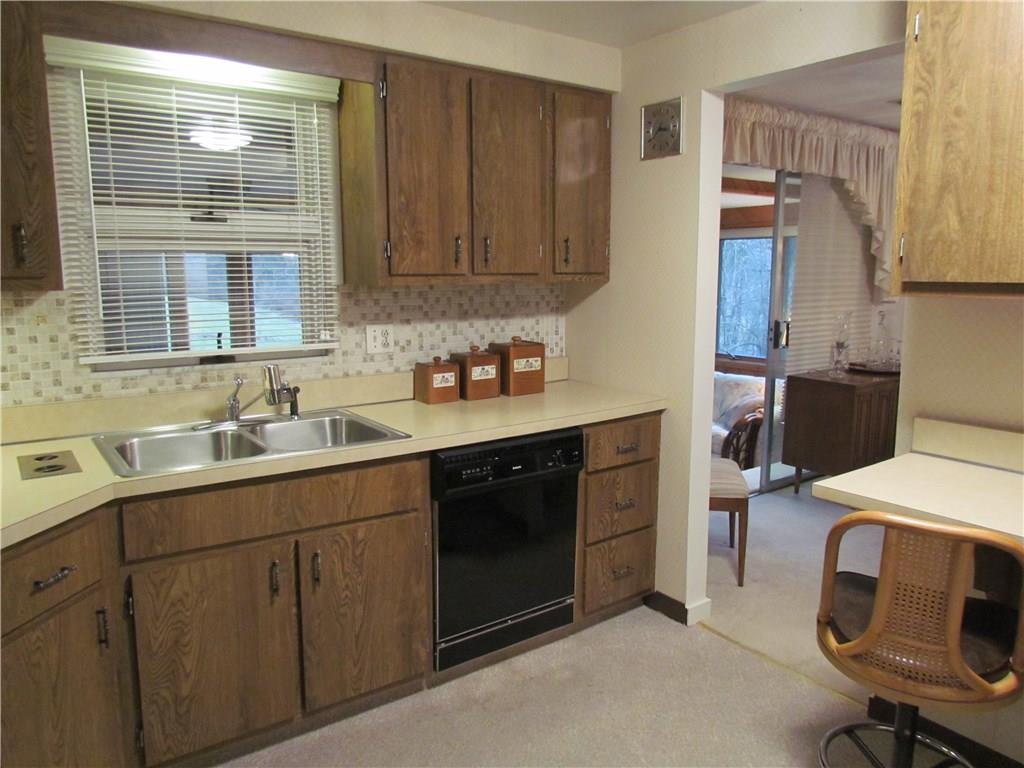 422 Balconade Drive Pittsburgh, PA 15236 - Photo 15 of 25